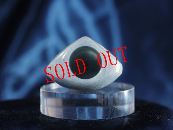 画像7: 渦巻紋線刻青ヒスイ石笛（ペンダント仕様・指孔付き） (7)