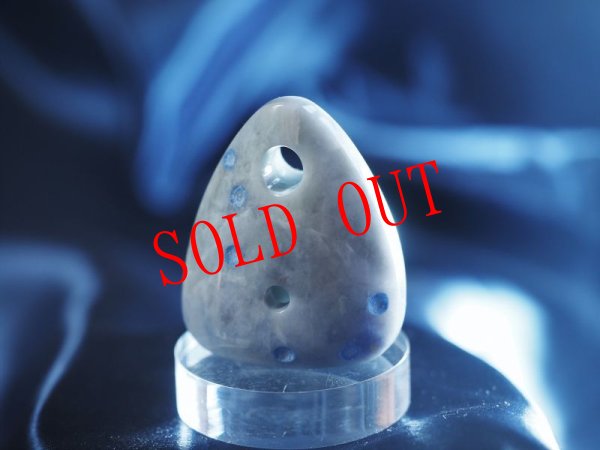 画像15: 北斗七星線刻彩色ラベンダーヒスイ石笛（ペンダント仕様・指孔付き）売約済 (15)