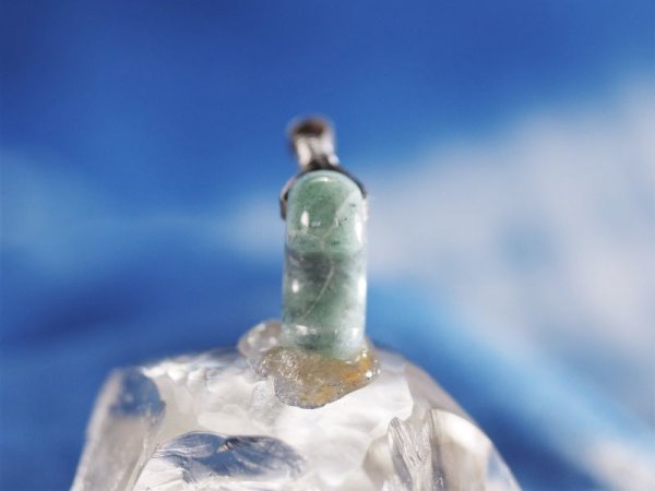 画像4: ヒスイ超小型勾玉（ペンダントトップ） (4)