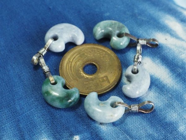 画像11: ヒスイ超小型勾玉（ペンダントトップ） (11)