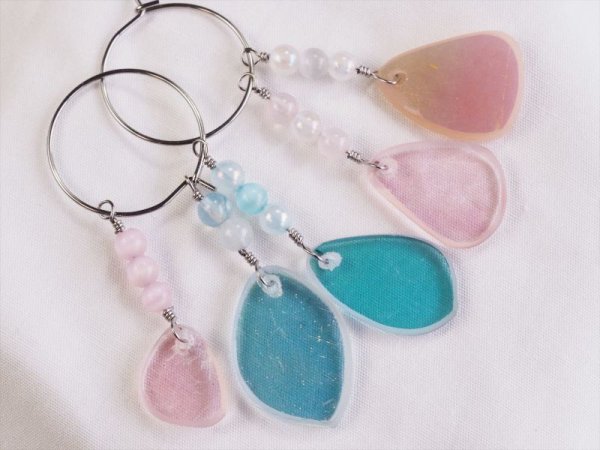 リングピアスはチャームの追加、変更が簡単！