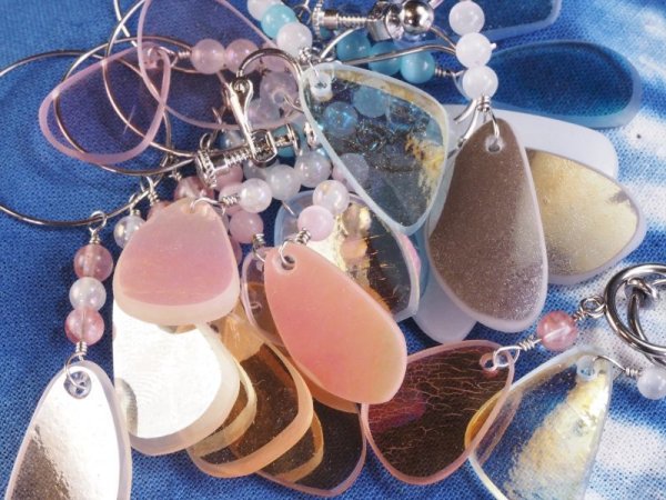 画像2: クリスタルボウル破片ピアス（実店舗販売限定品） (2)