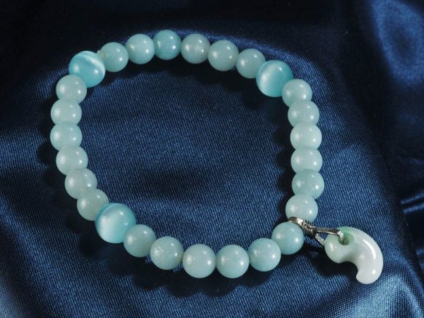 画像2: ヒスイ製超小型勾玉バングル (2)