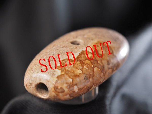 画像2: 2020年版上尾駮遺跡出土モデル縄文石笛（大サイズ・姫川薬石製） (2)