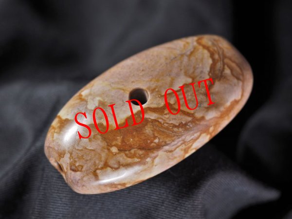 画像2: 2020年版上尾駮遺跡出土モデル縄文石笛（大サイズ・参考品・姫川薬石製） (2)