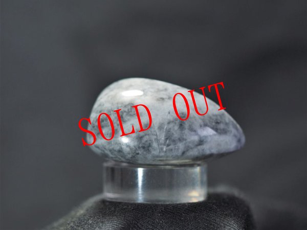 画像7: ハートっぽい黒ヒスイ石笛（Knobさん孔） (7)