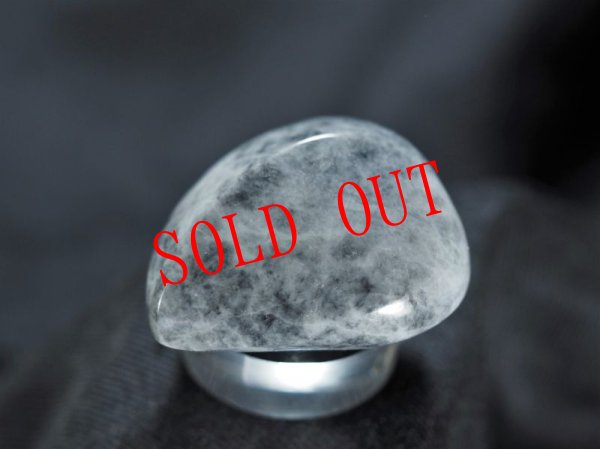 画像3: ハートっぽい黒ヒスイ石笛（Knobさん孔） (3)