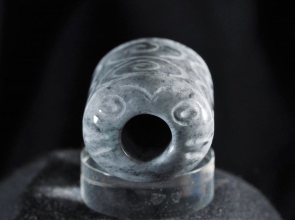 画像4: 顔面付き注口土器「あんぐり君」黒ヒスイ紋線刻石笛（円柱状孔・指孔付き） (4)