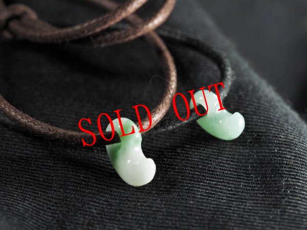 紐は黒と茶色が選べます