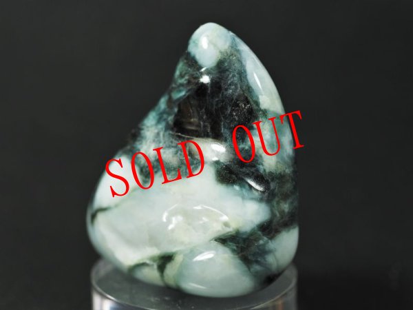 画像8: 「珠玉」形圧砕ヒスイ石笛（Knobさん孔+ラッパ状吹き孔仕様） (8)