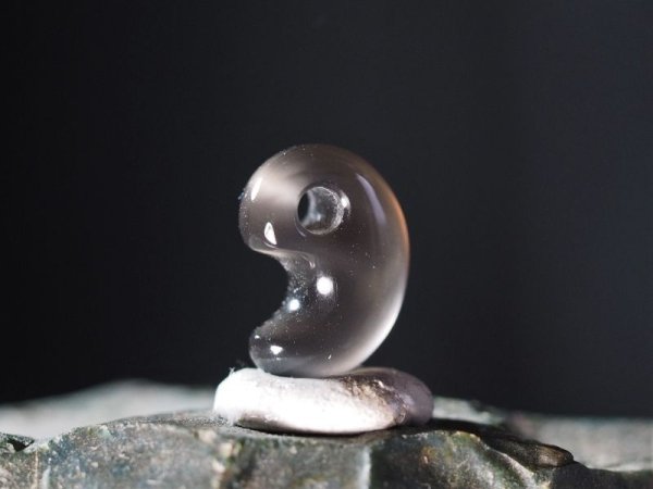 画像3: 黒曜石　超小型勾玉（13mmサイズ・ペンダントトップ） (3)