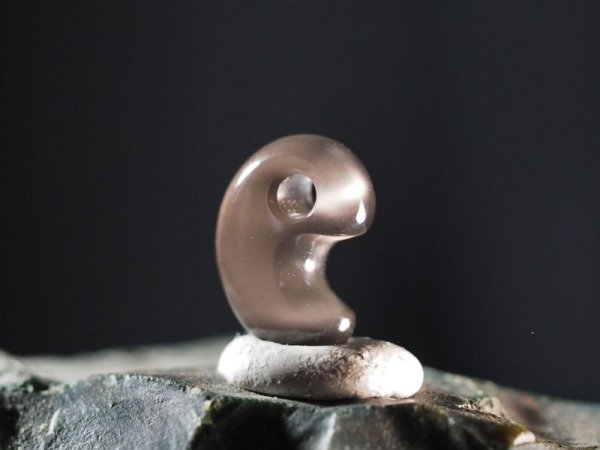 画像10: 黒曜石　超小型勾玉（13mmサイズ・ペンダントトップ） (10)