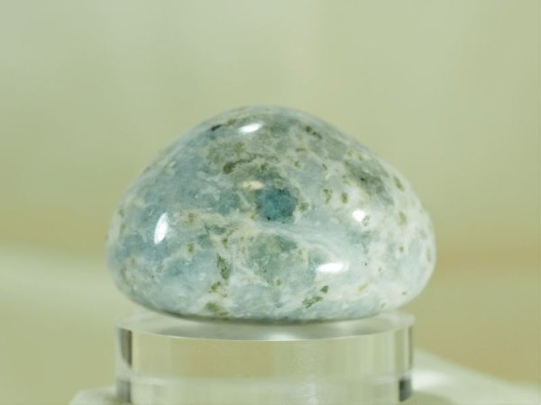 画像8: かわいい青ヒスイ石笛（石笛Knobさんモデル・民族楽器コイズミ扱い） (8)