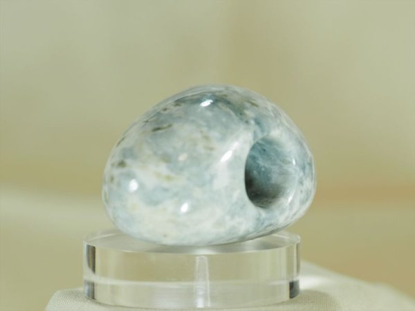 画像9: かわいい青ヒスイ石笛（石笛Knobさんモデル・民族楽器コイズミ扱い） (9)