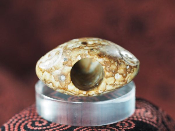 画像6: 顔面把手付き深鉢モデル線刻石笛（姫川薬石製・円柱状孔・指孔付き・ペンダント仕様） (6)