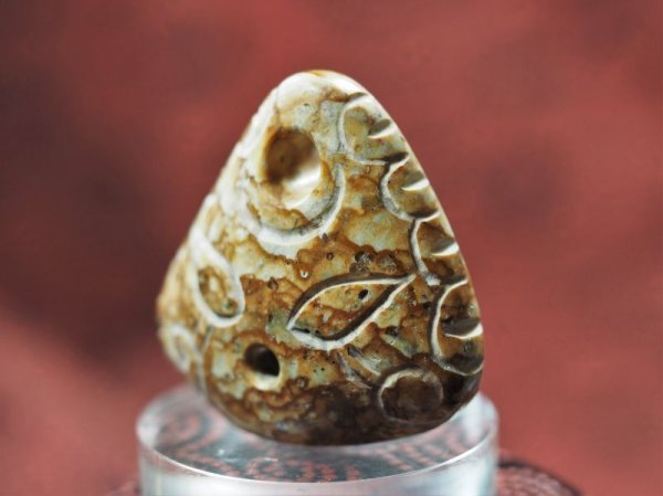 画像7: 顔面把手付き深鉢モデル線刻石笛（姫川薬石製・円柱状孔・指孔付き・ペンダント仕様） (7)