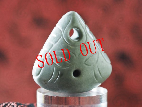 画像2: 顔面線刻石笛（ヒスイ製・Knobさん孔・指孔付き・ペンダント仕様） (2)