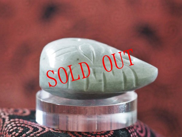 画像10: 顔面線刻石笛（ヒスイ製・Knobさん孔・指孔付き・ペンダント仕様） (10)