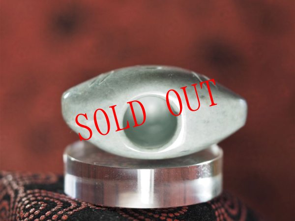 画像12: 顔面線刻石笛（ヒスイ製・Knobさん孔・指孔付き・ペンダント仕様） (12)