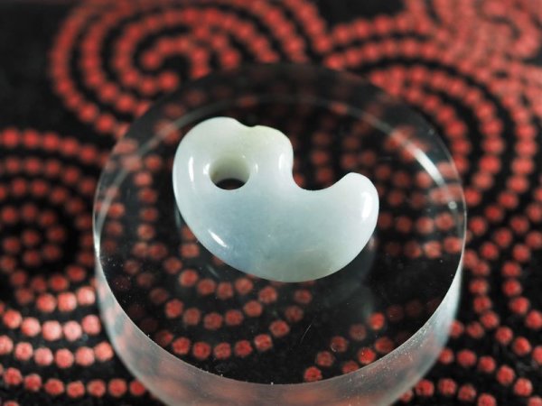 画像3: かわいい縄文ヒスイ勾玉（17mmサイズ・ラベンダーヒスイ製） (3)