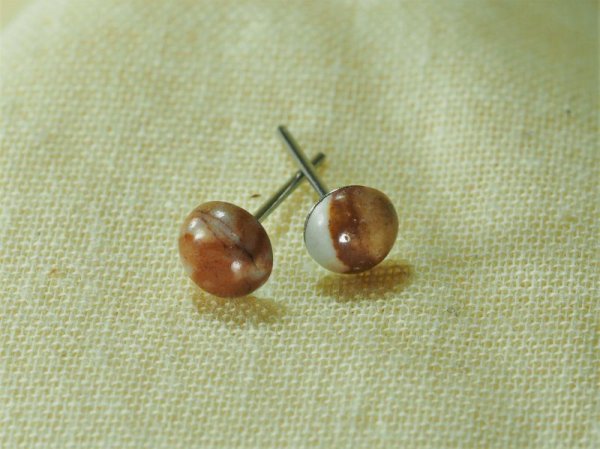 画像5: 「オム・マニ・ベメ・フム」・・・水滴みたいな薬石タッドピアス（対面販売限定参考品） (5)