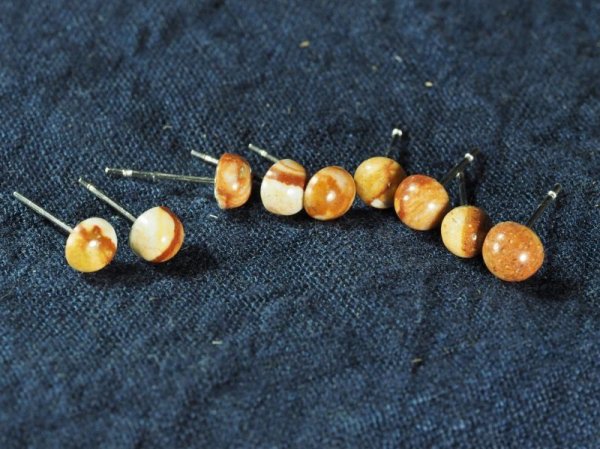 画像4: 「オム・マニ・ベメ・フム」・・・水滴みたいな薬石タッドピアス（対面販売限定参考品） (4)