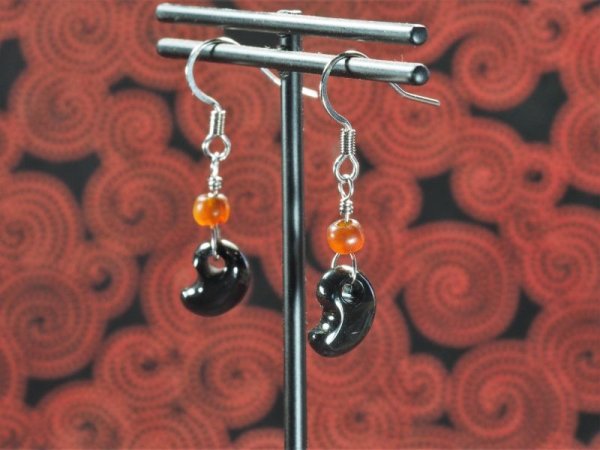 画像6: プルプルゆれるサヌカイト　豆勾玉ピアス（イヤリングに交換可能） (6)