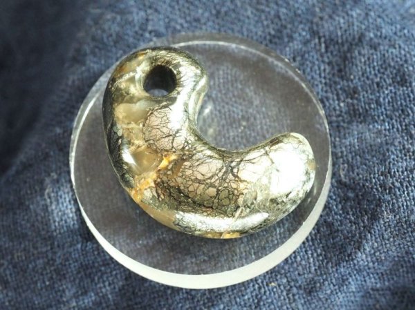 画像6: SAVE NOTO！　出雲大社の宝物　金華石製　真名井の勾玉モデル（縦27mmサイズ・金華石） (6)