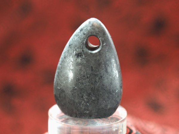 画像4: ウズマキ文線刻石笛（艶消し蛇紋岩製・円柱状孔・指孔付き・ペンダント仕様・民族楽器コイズミ扱い） (4)