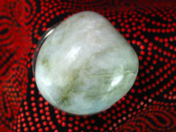 画像1: ワイルドかわいいラベンダーヒスイ石笛　（力強い円柱状孔・13mm孔・手バレル研磨機不使用の手研磨・半艶仕上げ） (1)