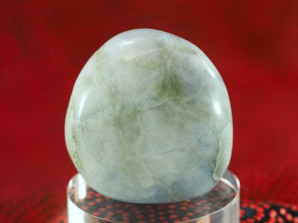 画像4: ワイルドかわいいラベンダーヒスイ石笛　（力強い円柱状孔・13mm孔・手バレル研磨機不使用の手研磨・半艶仕上げ） (4)