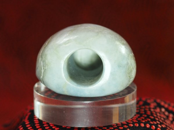 画像6: ワイルドかわいいラベンダーヒスイ石笛　（力強い円柱状孔・13mm孔・手バレル研磨機不使用の手研磨・半艶仕上げ） (6)