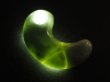 画像1: 出雲大社の宝物　眞名井の勾玉モデル（糸魚川ヒスイ製・実物大の縦34mm・バレル研磨機不使用の渾身の手研磨品！） (1)