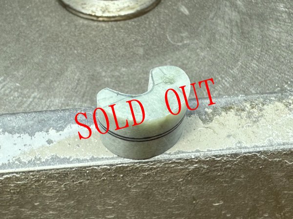 画像8: ペア勾玉「better falf」古墳時代前期モデル（縦21mm・渾身の手研磨ヒスイ製） (8)