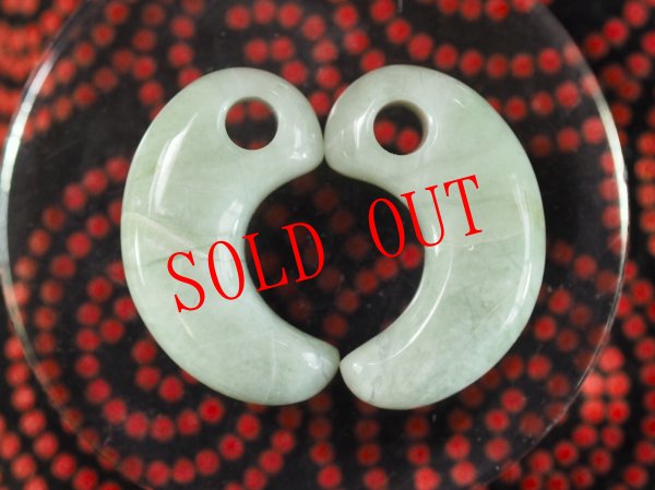 画像3: ペア勾玉「better falf」古墳時代前期モデル（縦21mm・渾身の手研磨ヒスイ製） (3)