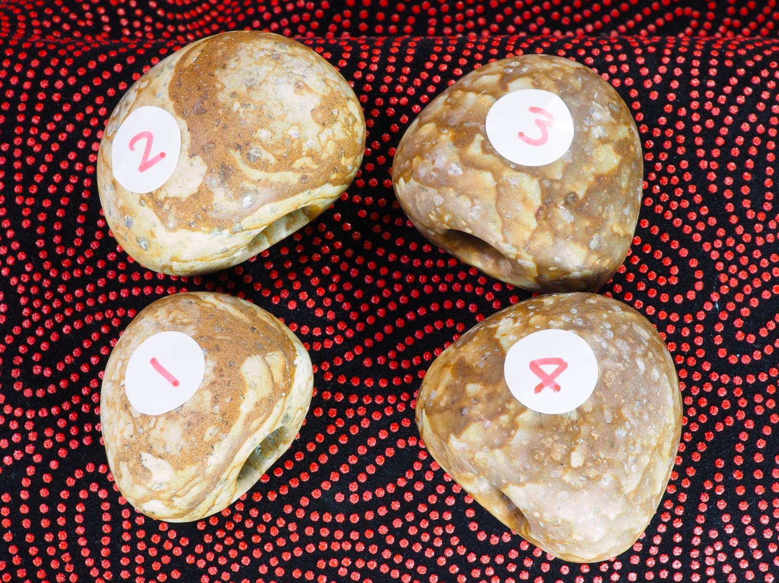 最初の石笛シリーズ！（円柱状孔・姫川薬石・民族楽器コイズミさん扱い）・・・全部で4個あります